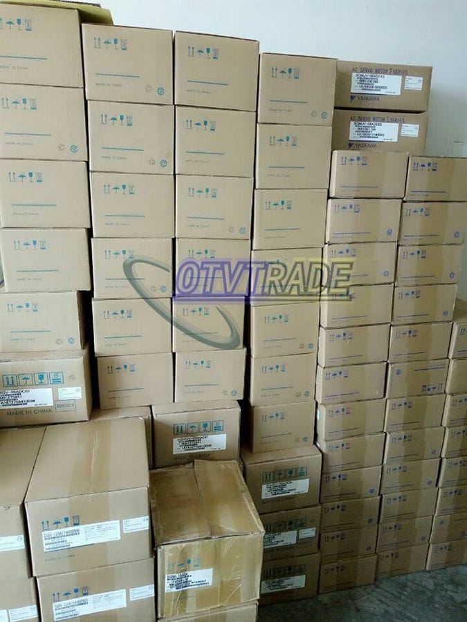 Модуль YASKAWA SERVO MOTOR SGMAS-06ACA61 SGMAS06ACA61