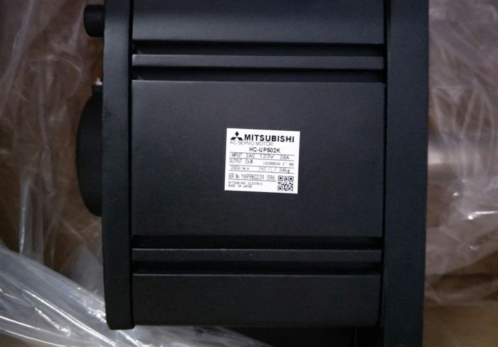 Модуль MITSUBISHI AC SERVO MOTOR HC-UP502K