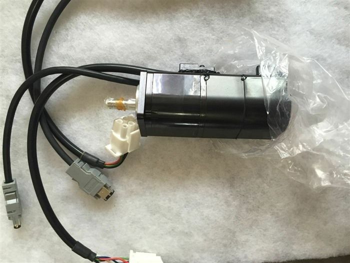 Модуль YASKAWA AC SERVO MOTOR SGMAJ-01EAA6S ORIGINAL