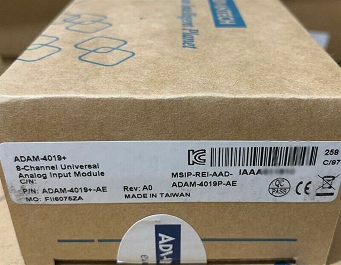 Модуль ADVANTECH ADAM-4019+ 8 road isolated digital input module connector