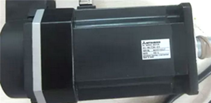 Модуль Mitsubishi HC-MF73-D5 Servo Motor