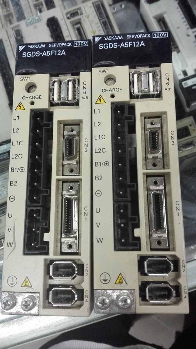 Модуль YASKAWA AC SERVO DRIVER SGDS-A5F12A 100% TESTED