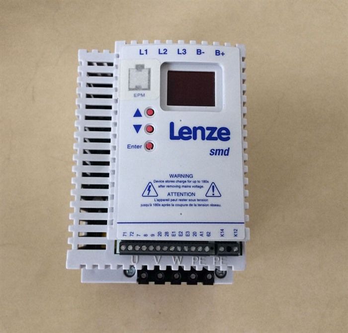 Модуль ORIGINAL LENZE ESMD302L4TXA INVERTER ESMD302L4TXA