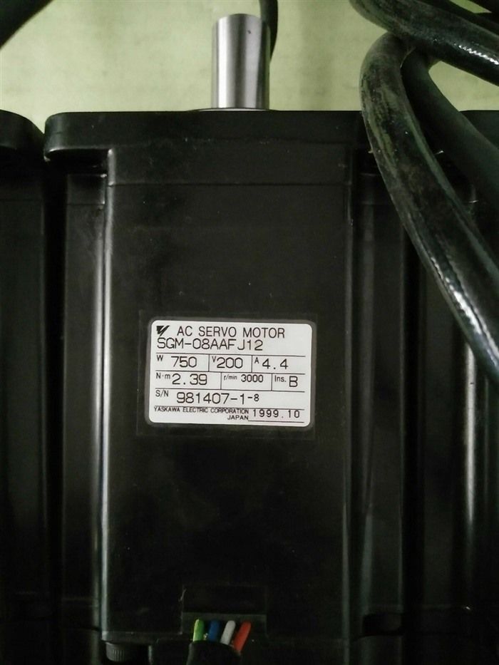 Модуль YASKAWA AC SERVO MOTOR SGM-08AAFJ12 ORIGINAL