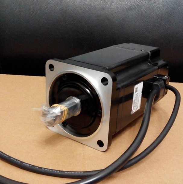 Модуль YASKAWA AC SERVO MOTOR SGMAH-04A1A4C SGMAH04A1A4C