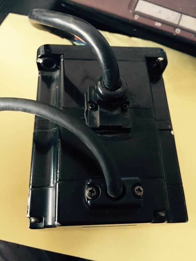 Модуль YASKAWA AC SERVO MOTOR SGMPH-01A1A41 ORIGINAL