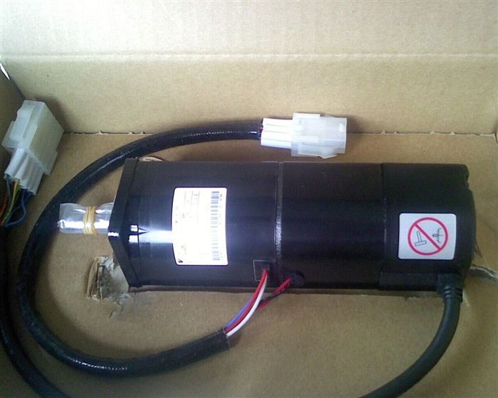 Модуль YASKAWA AC SERVO MOTOR SGME-01AFNS11