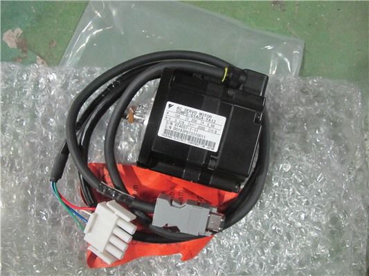 Модуль YASKAWA SGMPS-01ACA-YA12 SERVO MOTOR SGMPS01ACAYA12