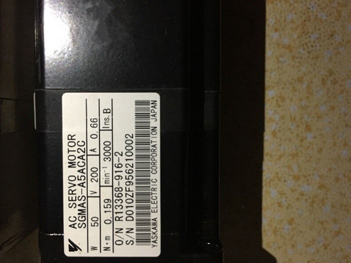 Модуль YASKAWA AC SERVO MOTOR SGMAS-A5ACA2C ORIGINAL