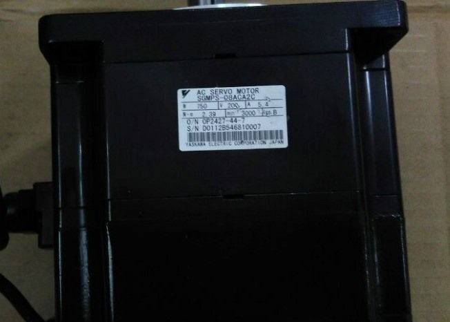 Модуль YASKAWA AC SERVO MOTOR SGMPS-08ACA2C
