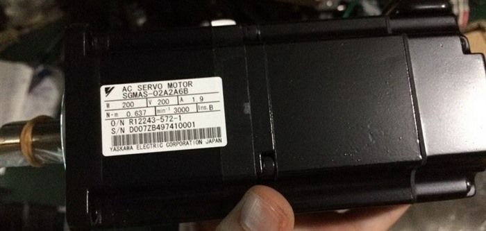 Модуль YASKAWA AC SERVO MOTOR SGMAS-02A2A6B SGMAS02A2A6B