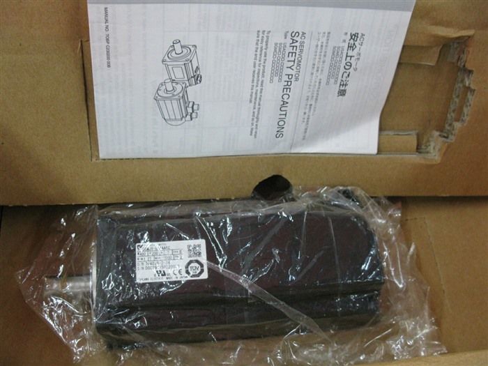 Модуль YASKAWA AC SERVO MOTOR SGMPH-08AAA6C