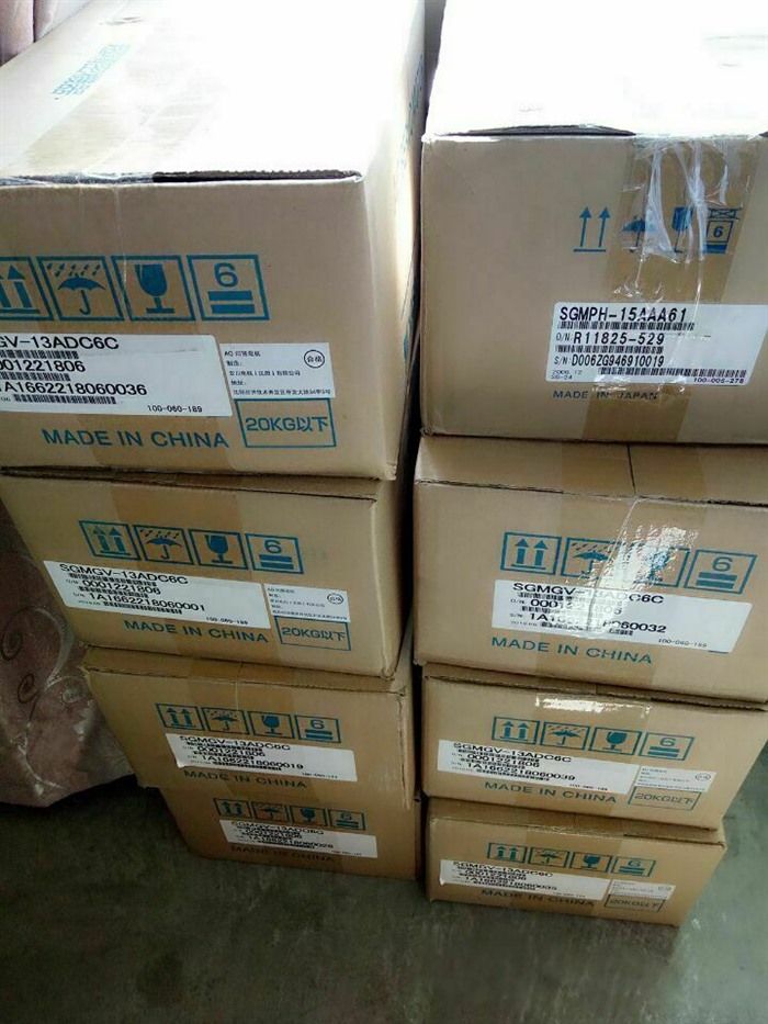 Модуль Yaskawa SGMPS-04ADK-HA12 Servo Motor SGMPS04ADKHA12 Expedited