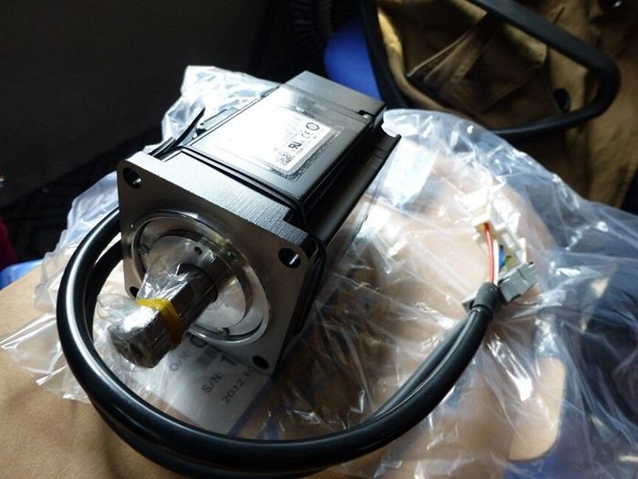 Модуль YASKAWA AC SERVO MOTOR SGMJV-02ADC6S SGMJV02ADC6S