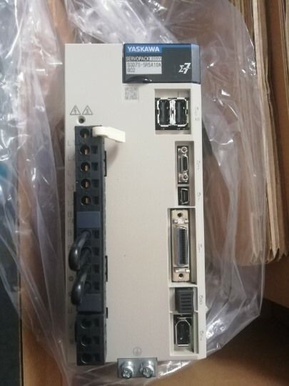 Модуль YASKAWA SGD7S-5R5A10A AC SERVO DRIVER SGD7S5R5A10A