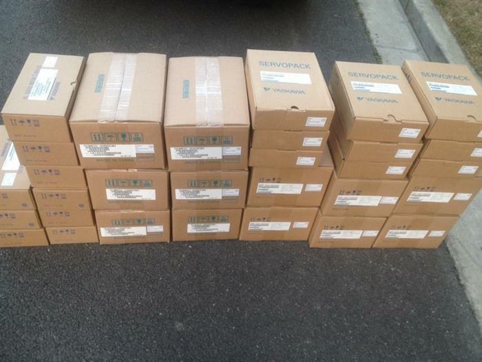 Модуль YASKAWA AC SERVO MOTOR SGM-A3AF12 ORIGINAL