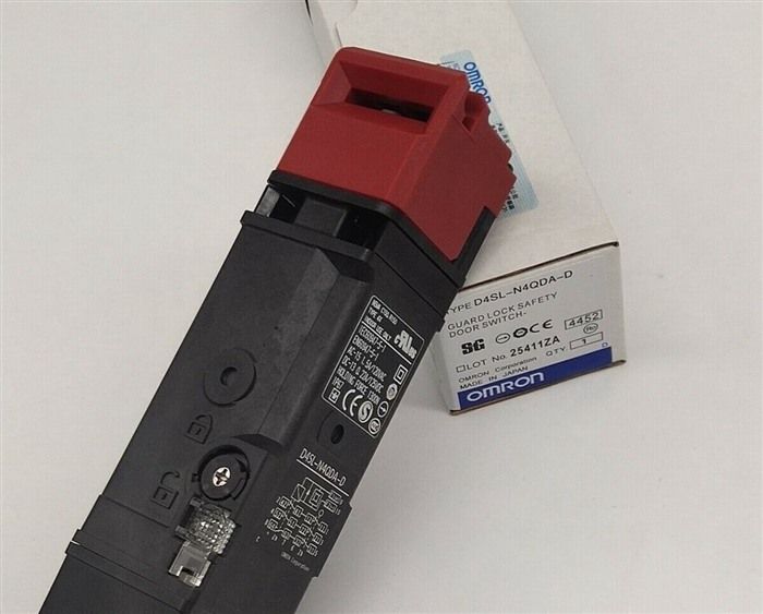 Модуль OMRON D4SL-N4QDA-D Safety Door Switch