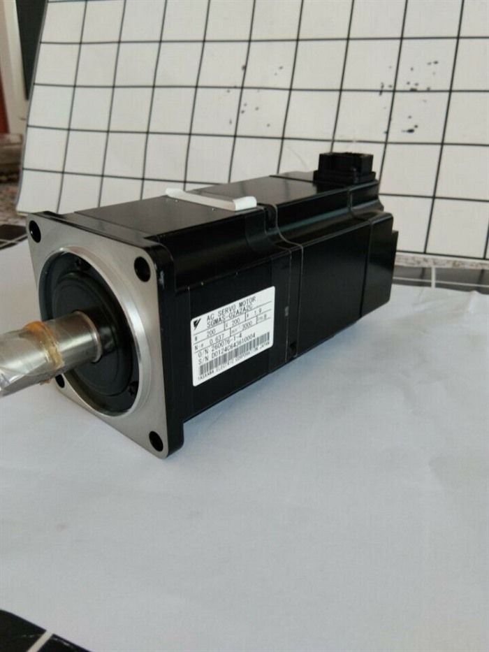 Модуль YASKAWA AC SERVO MOTOR SGMAS-02A2A2C SGMAS02A2A2C