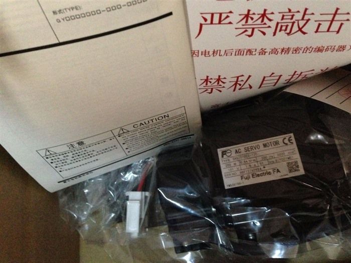 Модуль ORIGINAL FUJI AC SERVO MOTOR GYS201DC2-T2C