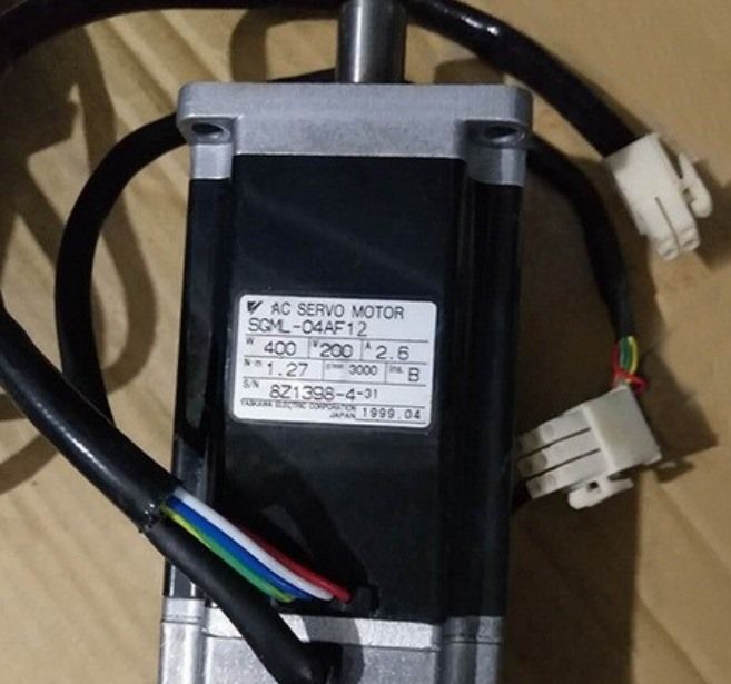 Модуль YASKAWA AC SERVO MOTOR SGML-04AF12 ORIGINAL