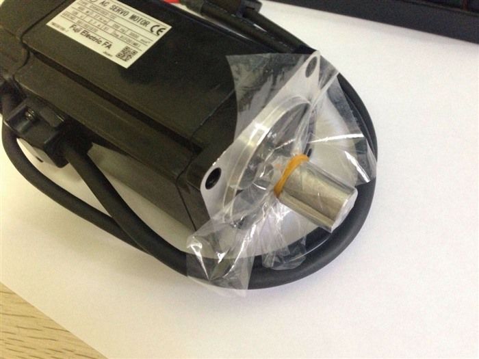 Модуль ORIGINAL YASKAWA SERVO MOTOR SGME-02VF12B