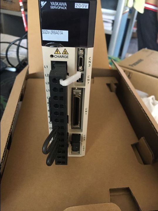 Модуль YASKAWA AC SERVO DRIVER SGDV-2R8A01A SGDV2R8A01A