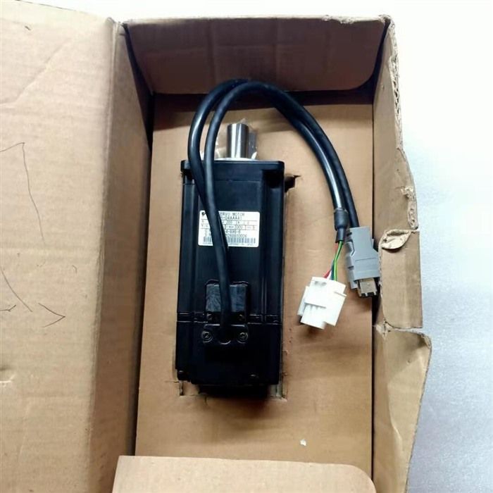Модуль YASKAWA SGMAH-04AAA-TF41 AC SERVO MOTOR SGMAH04AAATF41