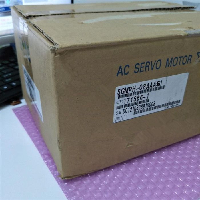 Модуль ORIGINAL YASKAWA AC SERVO MOTOR SGMPH-08AAA61