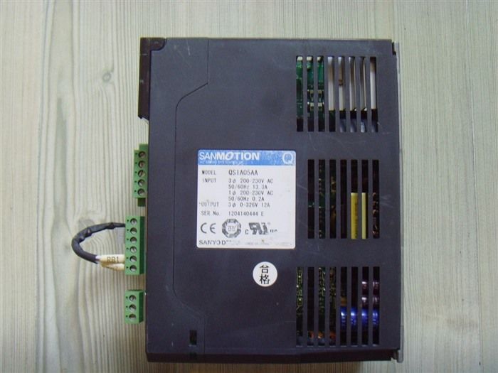 Модуль SANYO DENKI AC SERVO DRIVER QS1A05AA