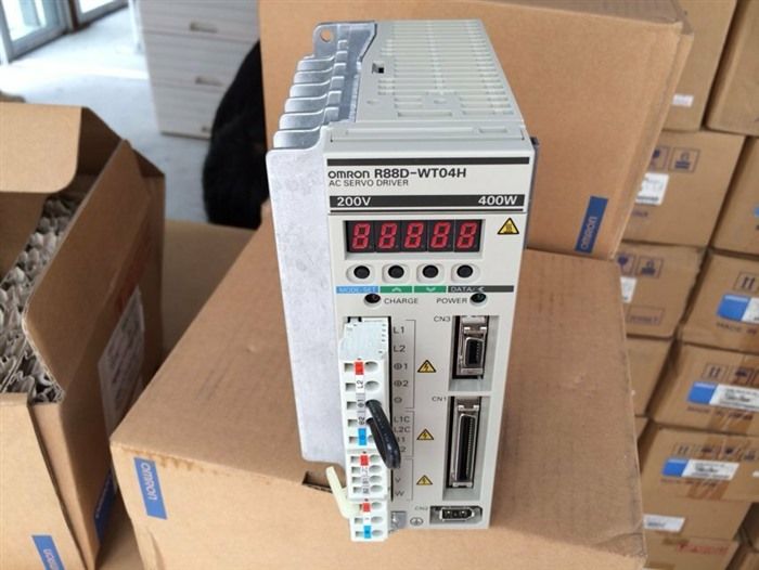 Модуль OMRON AC SERVO DRIVER R88D-WT04H R88DWT04H FREE