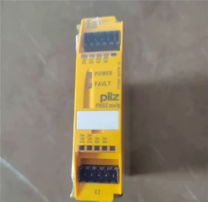 Модуль PILZ PNOZ mo1p 773500 Safety Relay