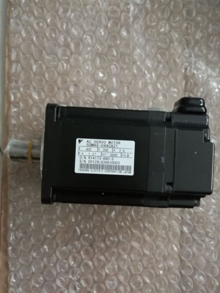 Модуль YASKAWA AC SERVO MOTOR SGMAS-04ACA21 SGMAS04ACA21
