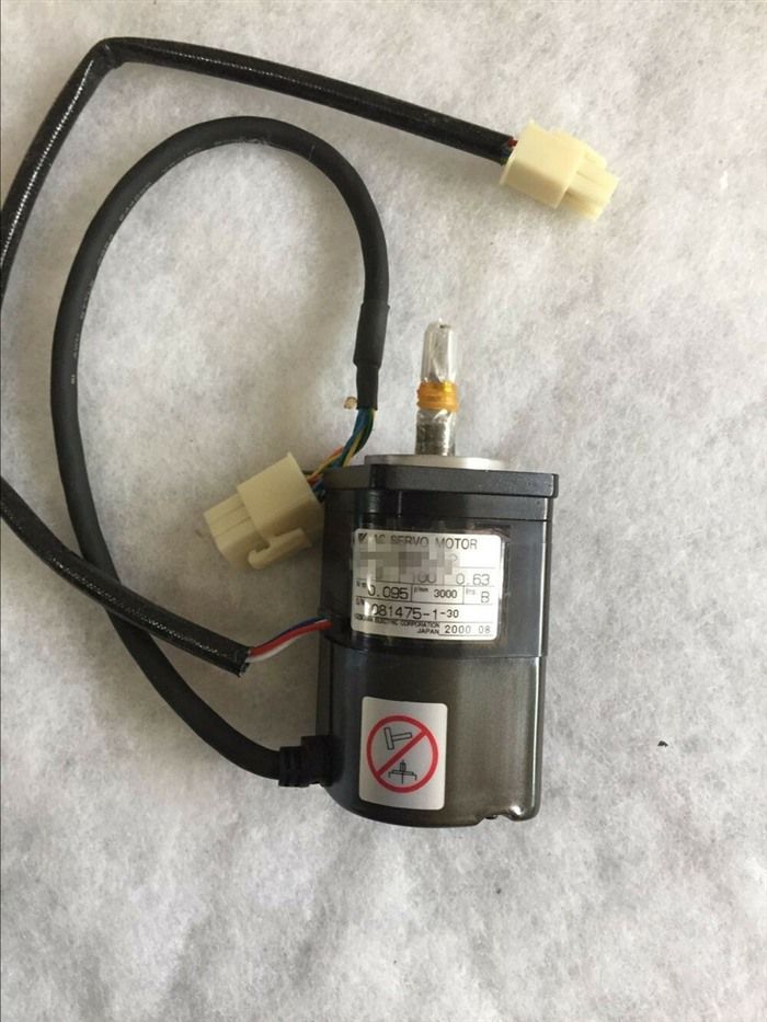 Модуль YASKAWA AC SERVO MOTOR SGM-A5A3NT14 ORIGINAL