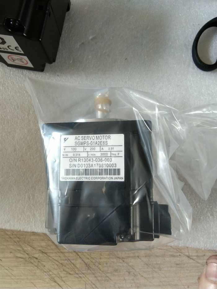 Модуль YASKAWA SERVO MOTOR SGMPS-01A2E6S SGMPS01A2E6S