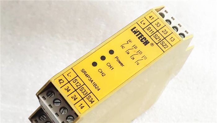 Модуль LNTECH SR4P3A1B24 Safety Relay