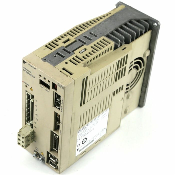 Модуль Yaskawa CACR-5R5-S04VA Servo Driver Good Condition