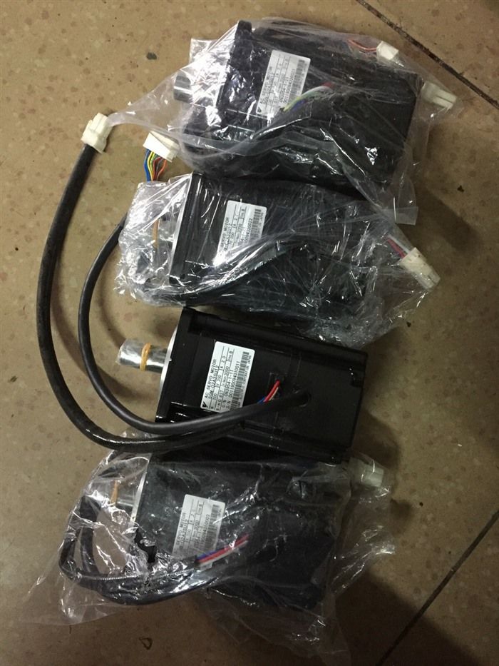 Модуль YASKAWA AC SERVO MOTOR SGM-02A3SU12 SGM02A3SU12