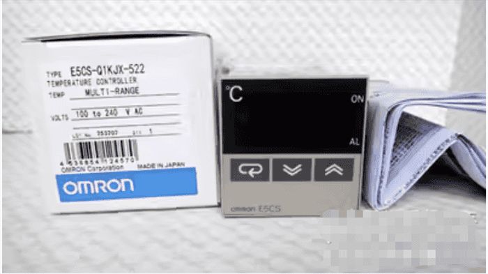 Модуль Omron E5CS-Q1KJX-522
