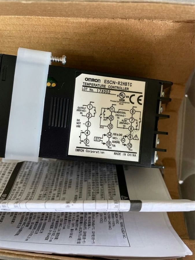 Модуль Omron E5CN-R2HBTC