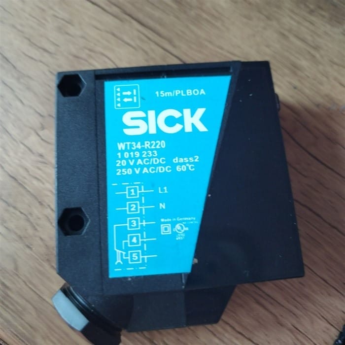 Модуль SICK WT34-R220