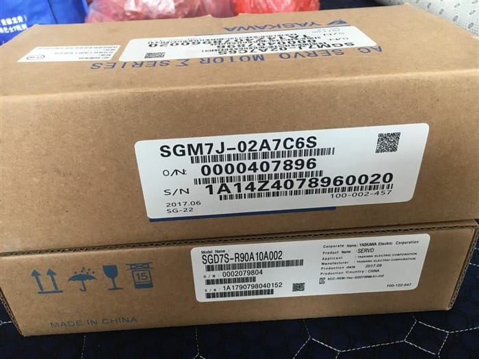 Модуль YASKAWA SGM7J-02A7C6S
