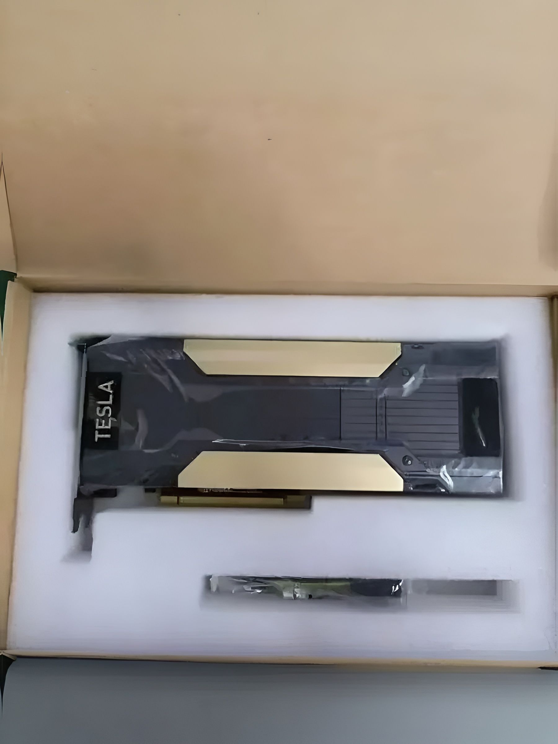 Видеокарта NVIDIA Tesla V100 PCIe 32 GB